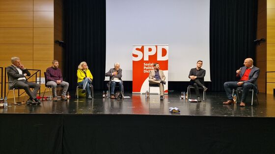 Klaus Herrmann (vl), Sven Pfanzelt, Birgit Christmann, Klaus Kirschner, Anton Graf, Florian Wahl und Thomas Brobeil.