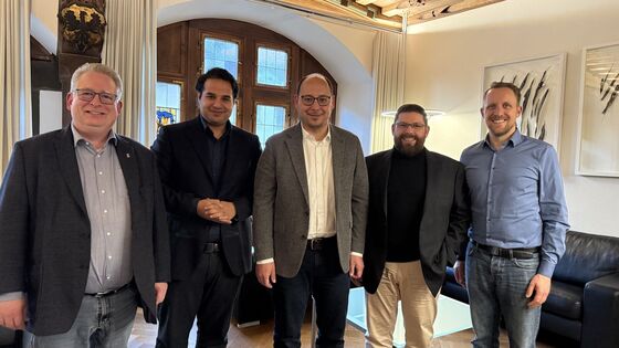 Tauschten sich aus: Mirko Witkowski (von links), Ali Zarabi, OB Dr. Christian Ruf, Anton Graf und Sebastian Holzhauer.